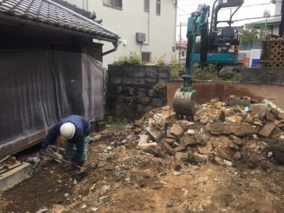 土間コンクリート　解体中