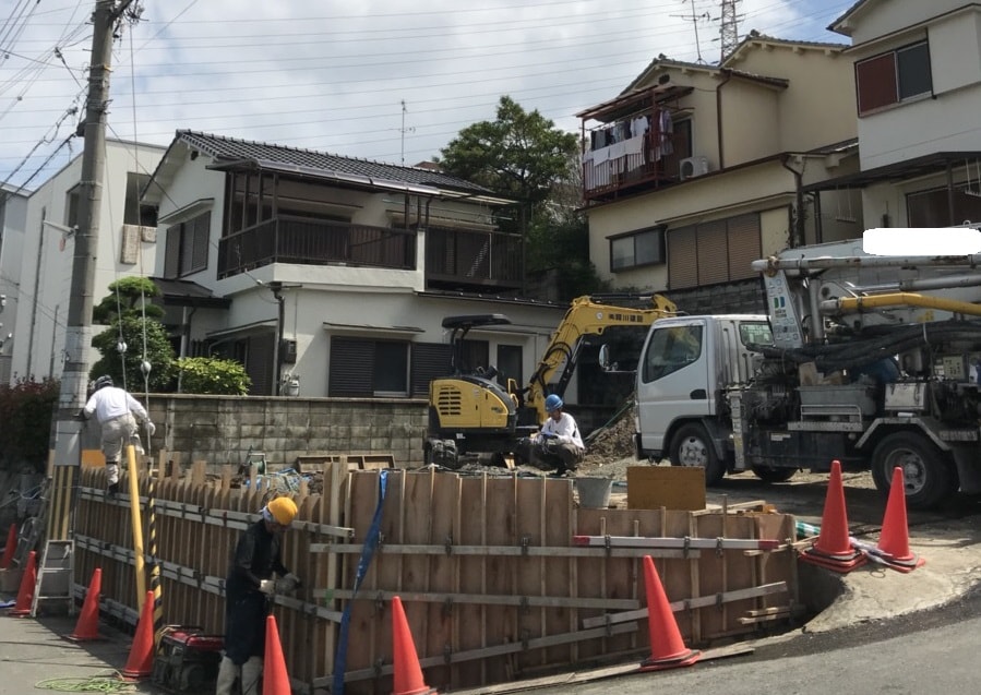 コンクリート擁壁の型枠