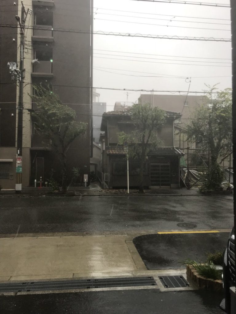 台風襲来中