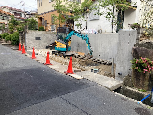既存の側溝を生かして側溝を新設改修　大阪府枚方市