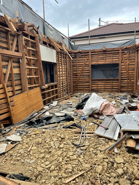 隣家と壁がくっついている住宅の解体工事｜大阪府堺市